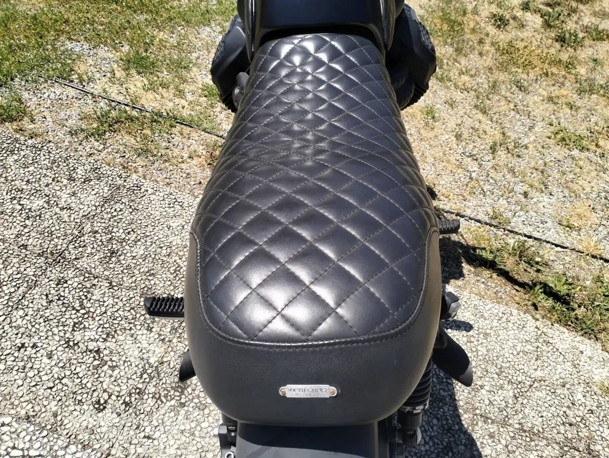 Moto Guzzi V7 III Stone (2017 - 20) (4)