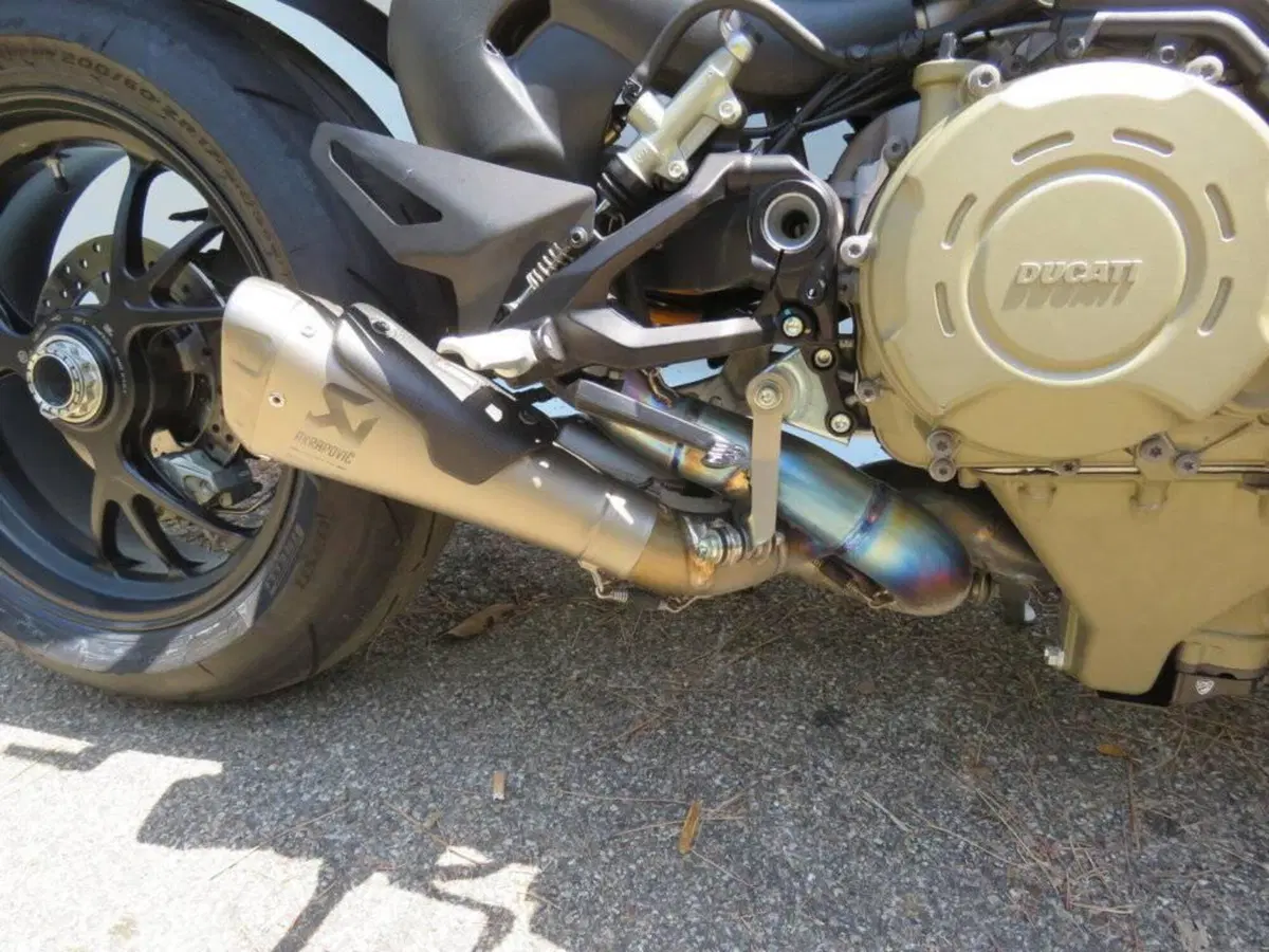 Ducati Streetfighter V4 S (2023 - 24) (10)