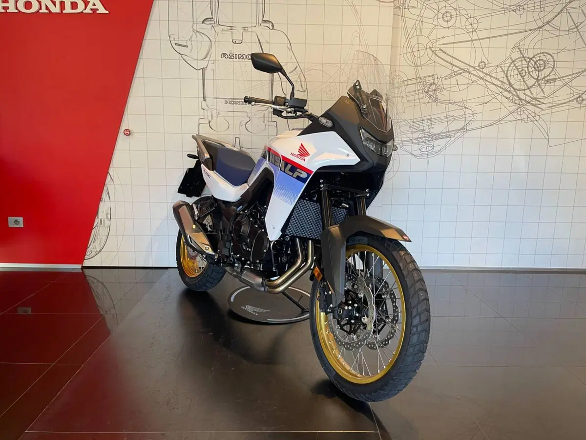 Honda Transalp XL750 (2025) (3)