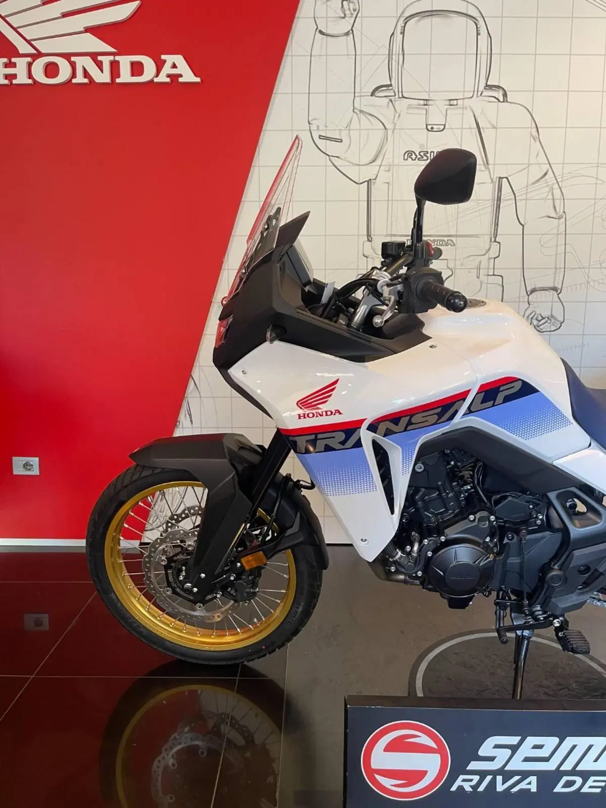 Honda Transalp XL750 (2025) (6)