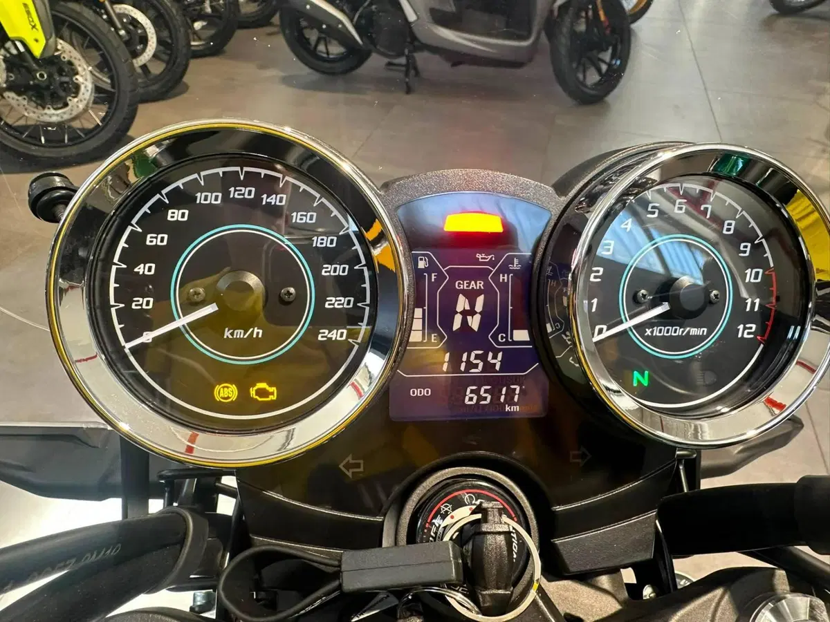 Kawasaki Z 650 RS (2022 - 24) (6)