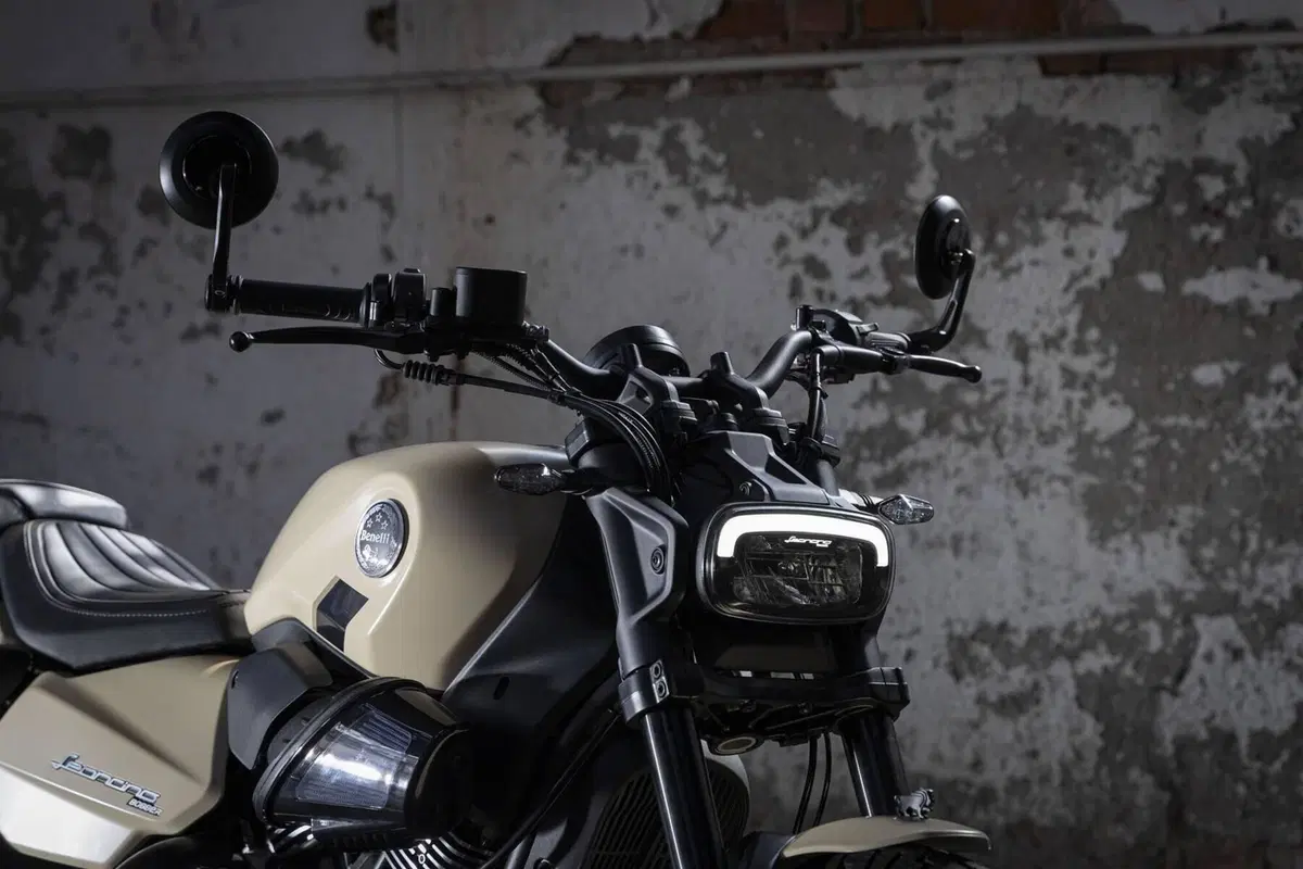 Benelli Leoncino 400 Bobber (2026) (5)