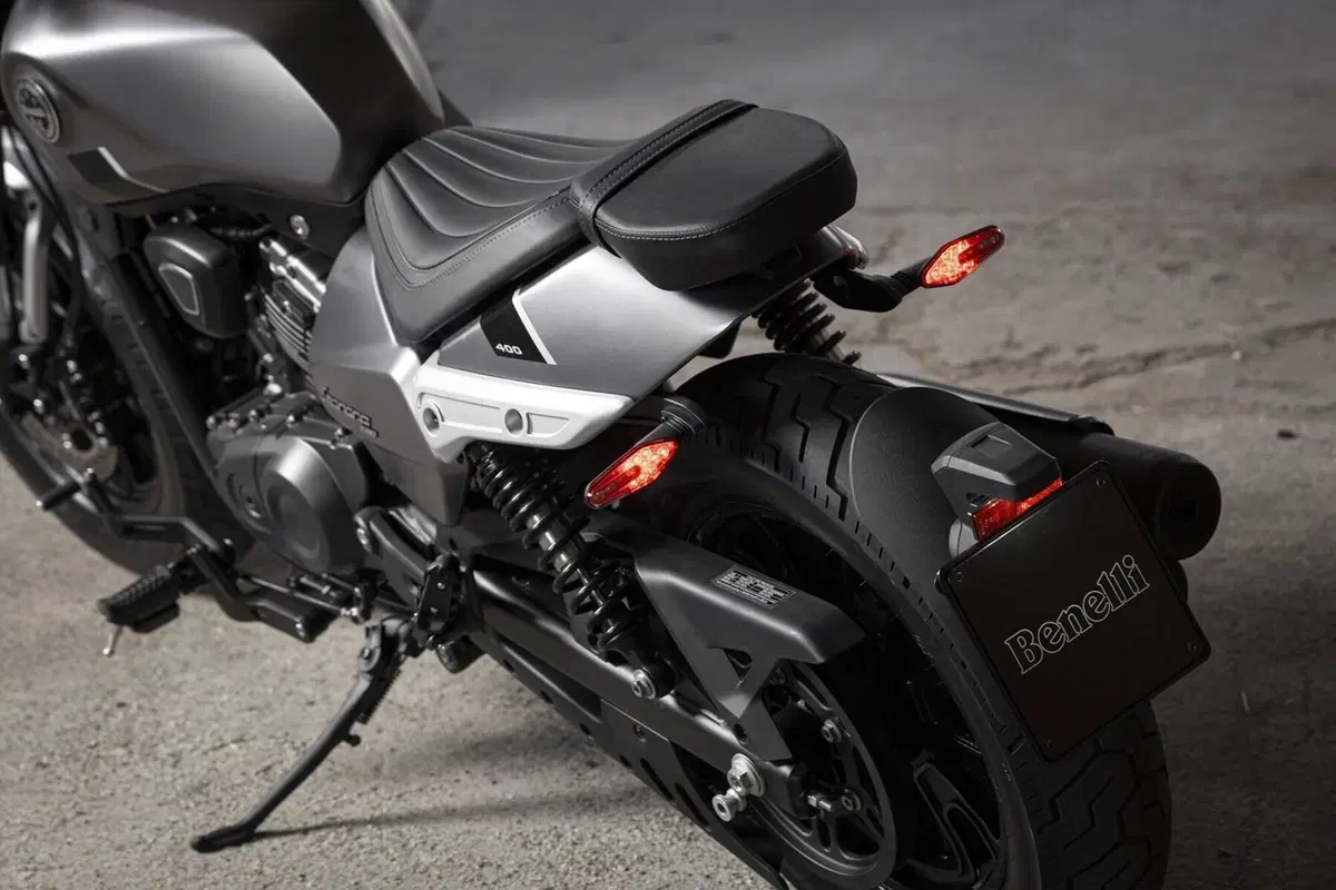 Benelli Leoncino 400 Bobber (2026) (9)