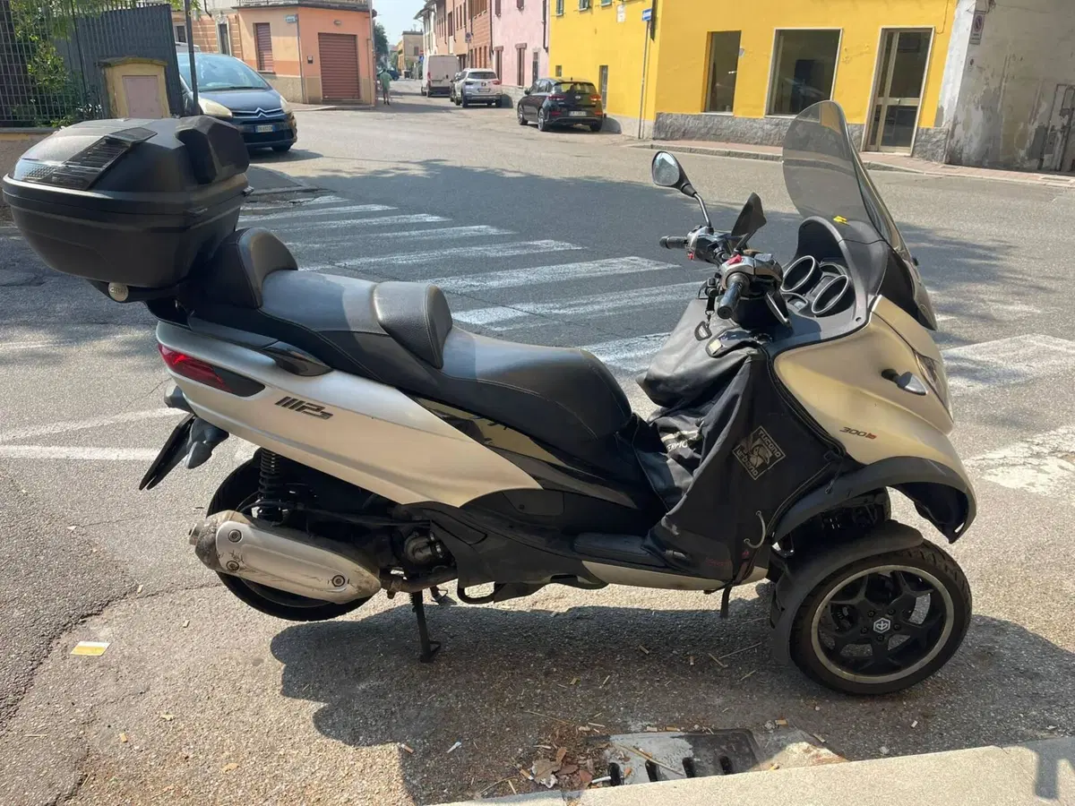 Piaggio Mp3 300 ie Sport LT ABS (2014 - 16)