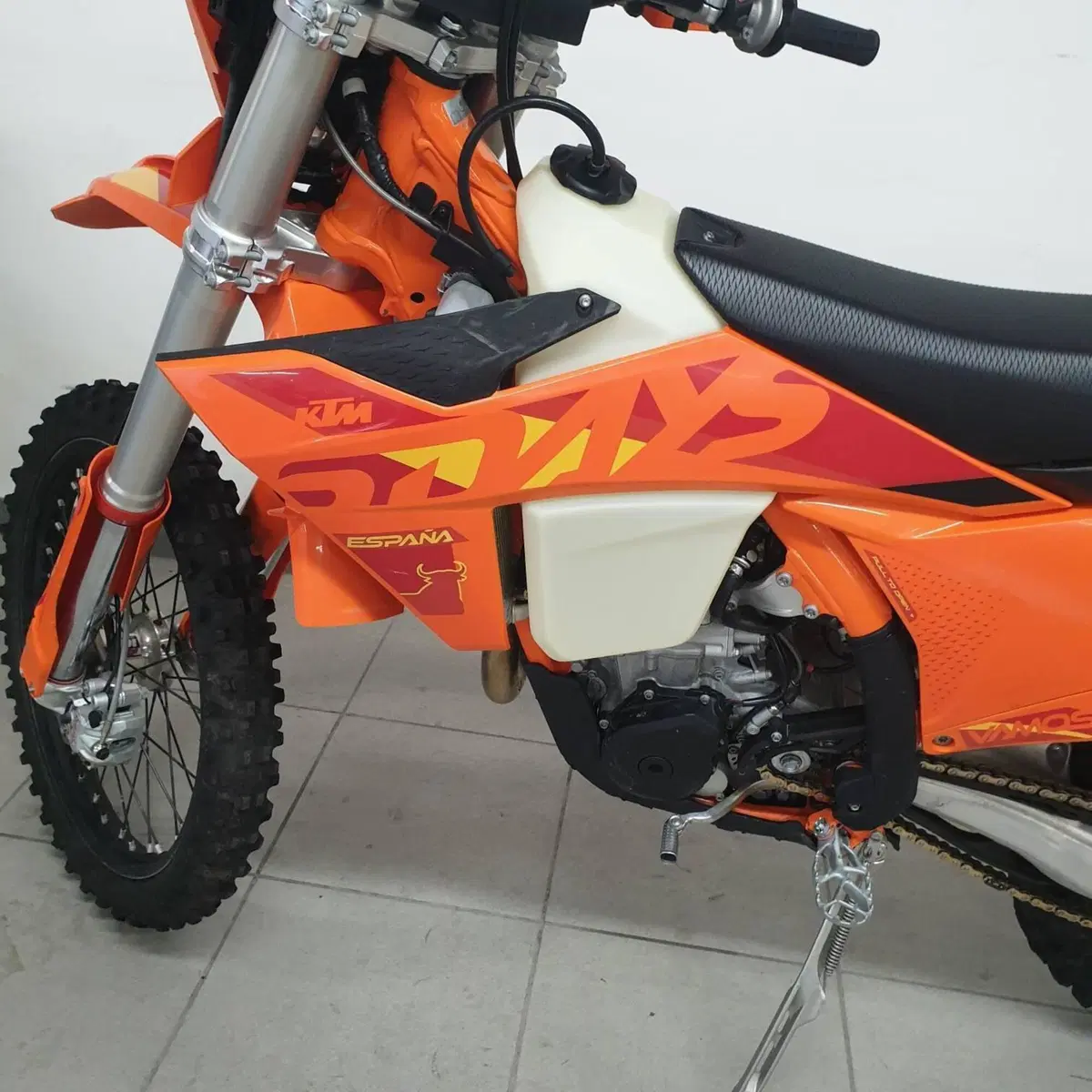 KTM 450 EXC-F Champion Edition (2025) (4)