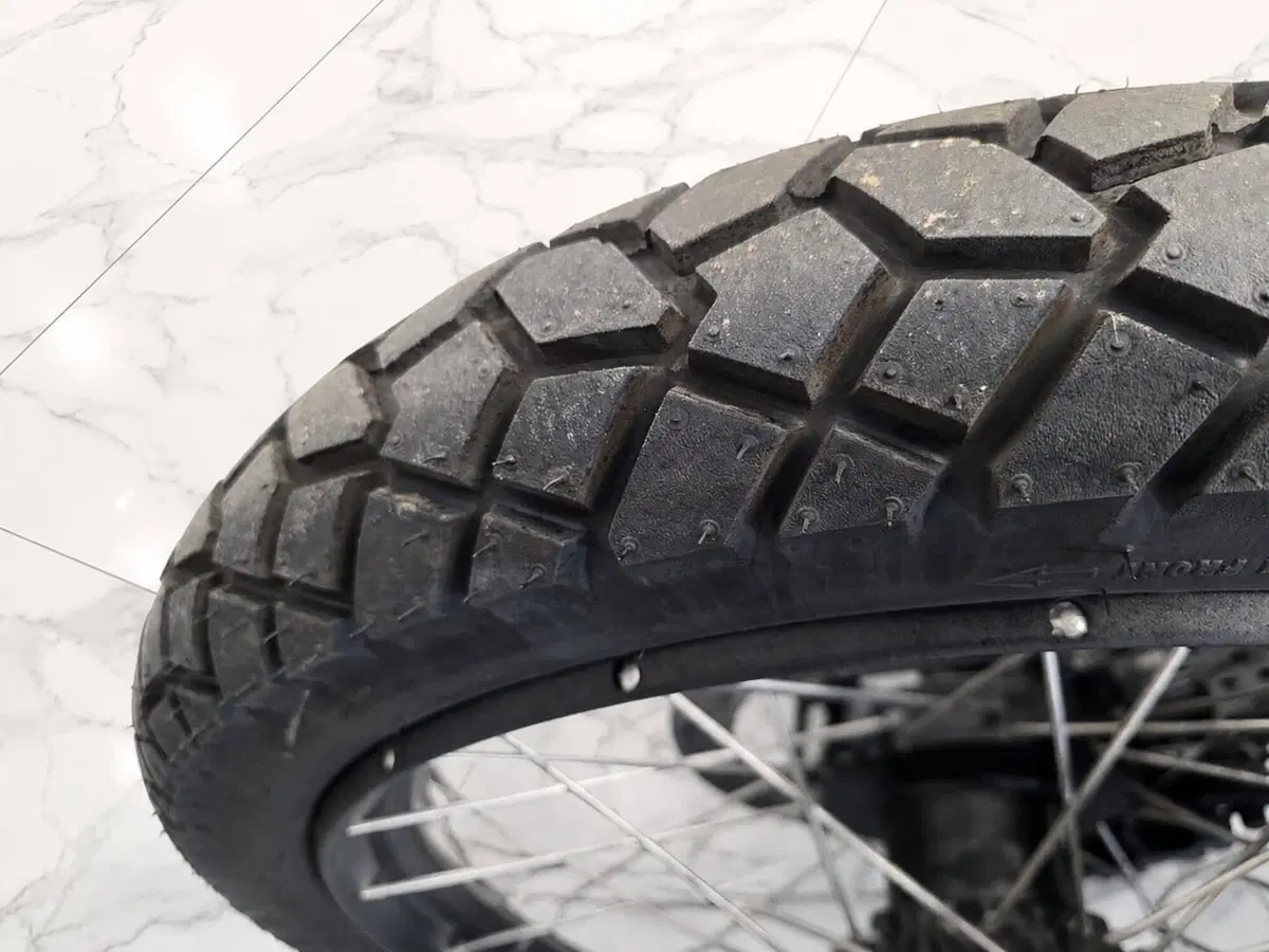 Aprilia Tuareg 660 (2022 - 24) (13)