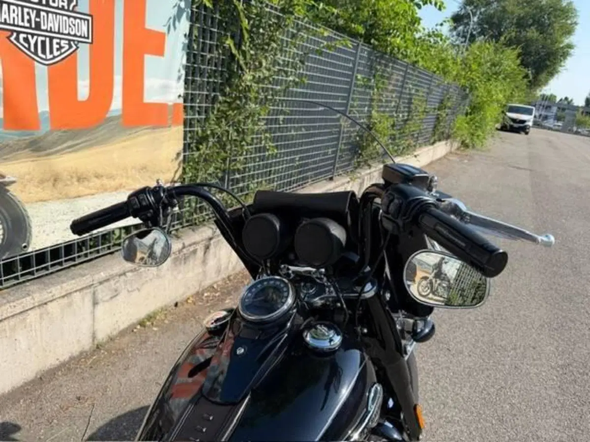 Harley-Davidson 114 Heritage Classic (2018 - 20) - FLHCS (2)