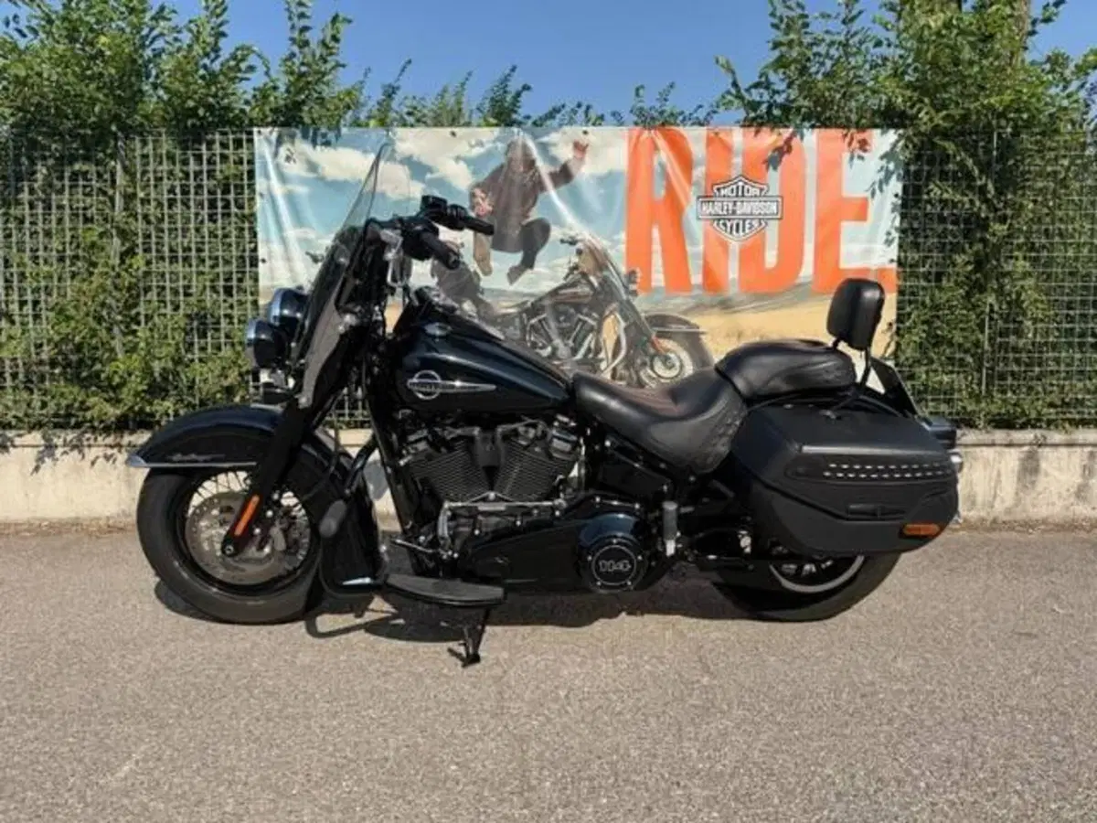 Harley-Davidson 114 Heritage Classic (2018 - 20) - FLHCS (6)