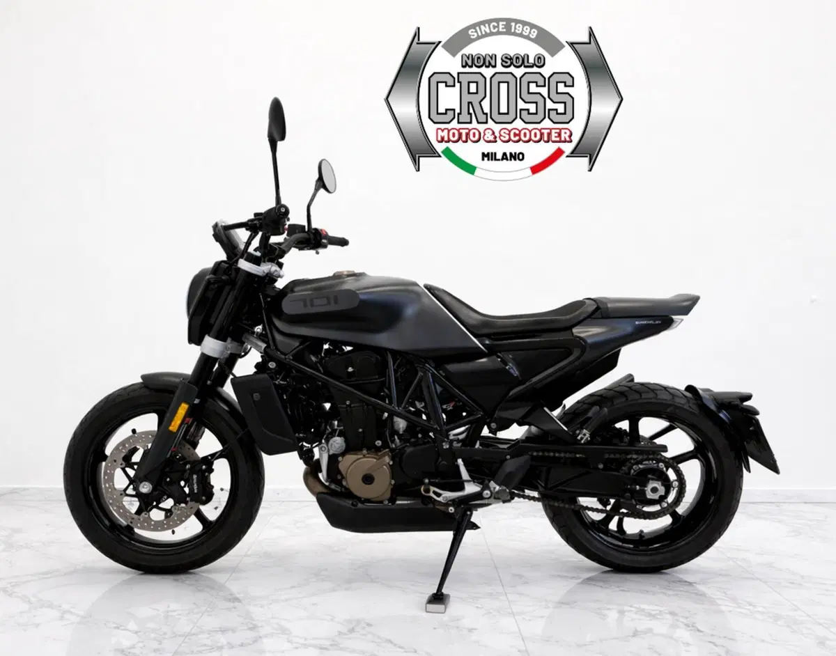 Husqvarna Svartpilen 701 (2020) (5)