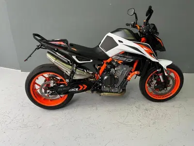 KTM 890 Duke R (2021) usata