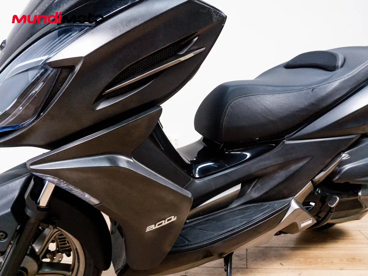 Kymco K-Xct 300i ABS (2012 - 17) (6)