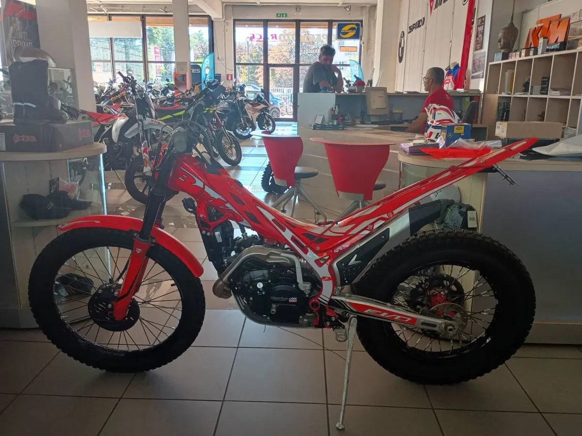 Betamotor Evo 300 2T (2023 - 24) (5)