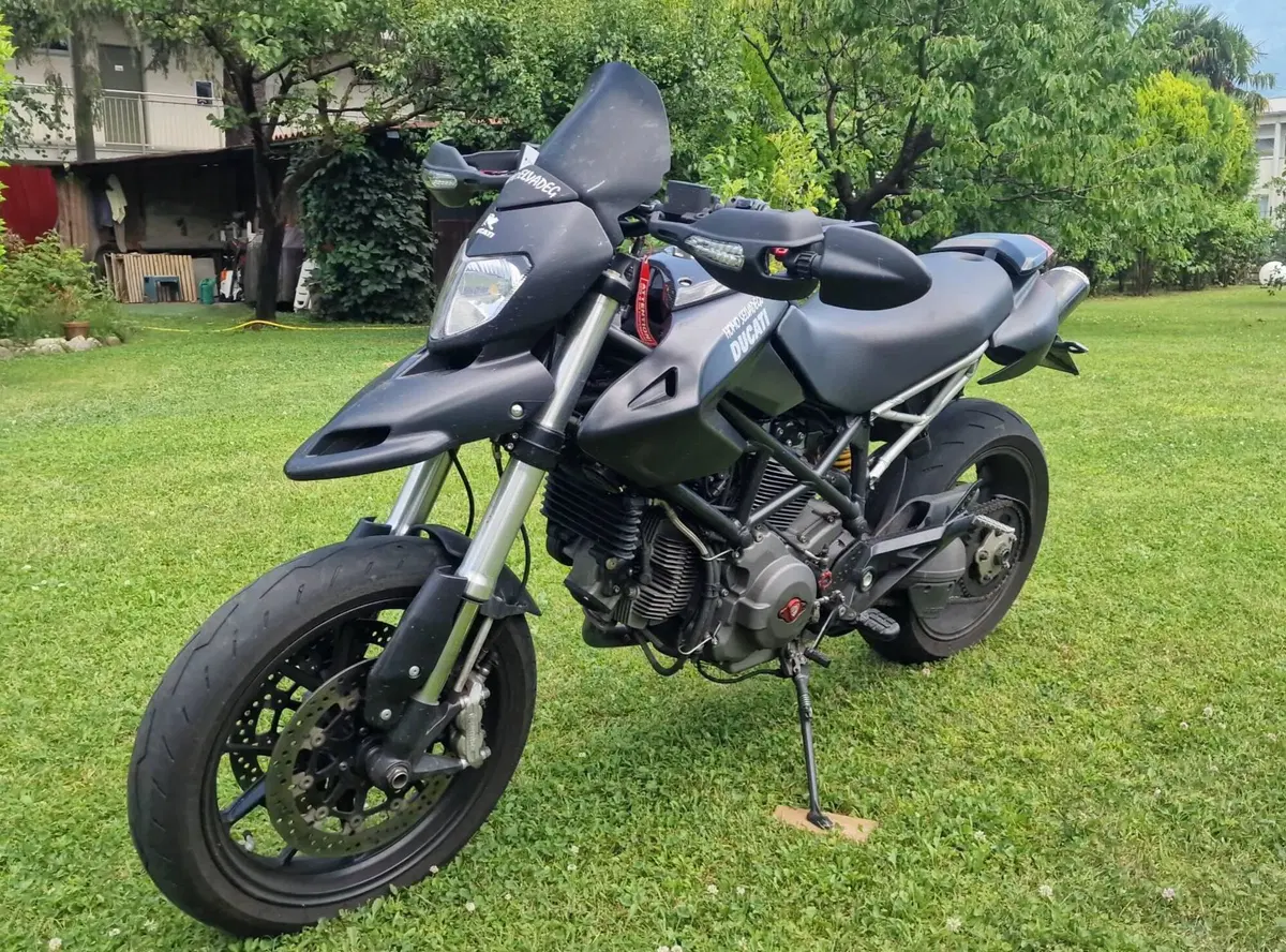 Ducati Hypermotard 796 (2012) (4)
