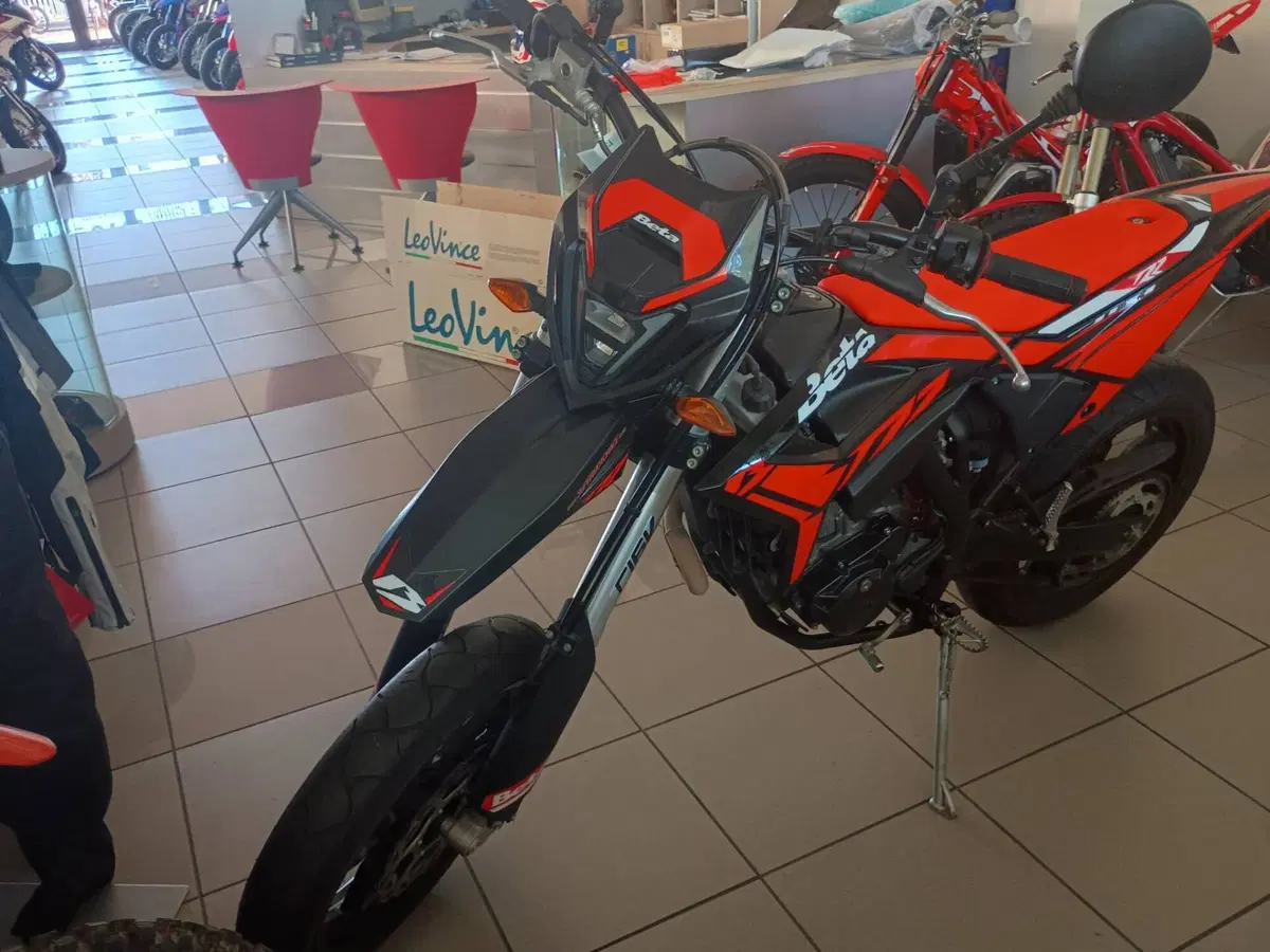 Betamotor RR 125 4T Motard T (2023 - 24) (3)
