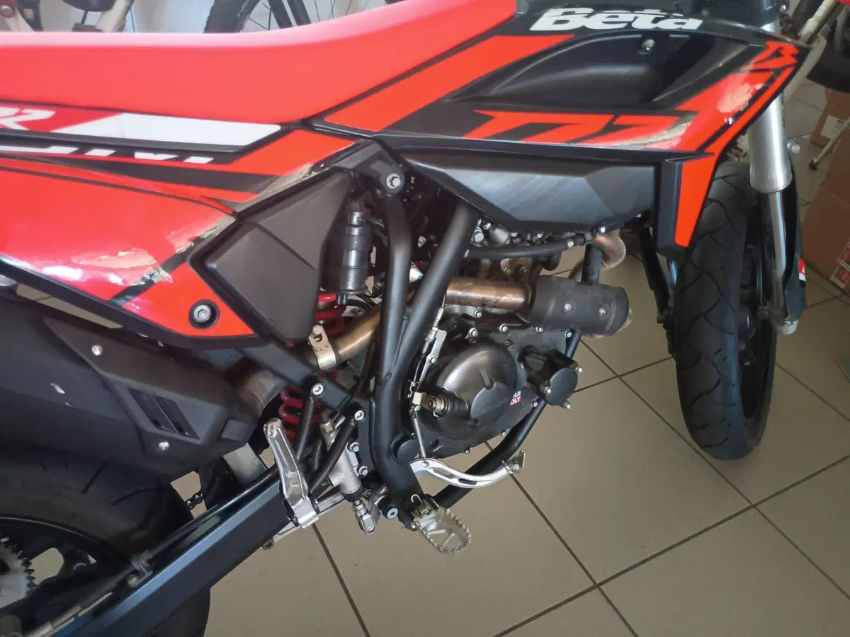 Betamotor RR 125 4T Motard T (2023 - 24) (5)