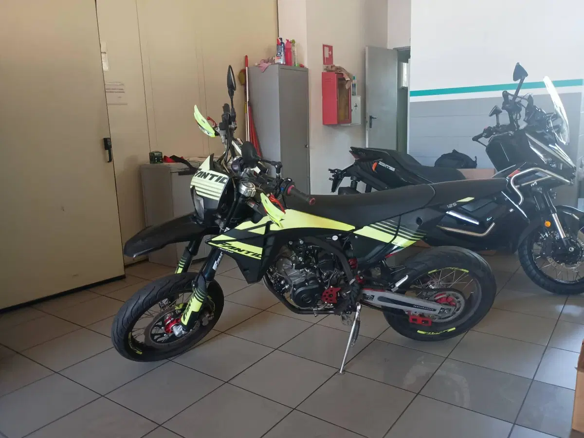 Fantic Motor XMF 125 Motard Performance 4T (2023 - 24)
