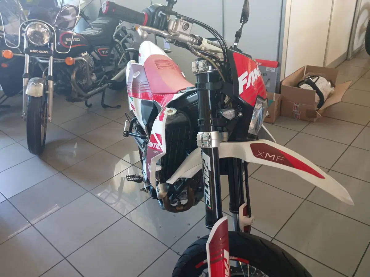 Fantic Motor XMF 125 Motard Performance 4T (2023 - 24) (2)