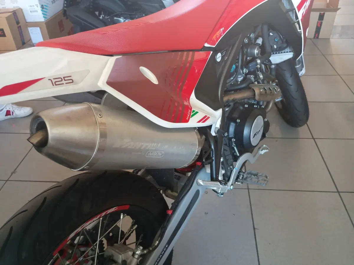 Fantic Motor XMF 125 Motard Performance 4T (2023 - 24) (3)