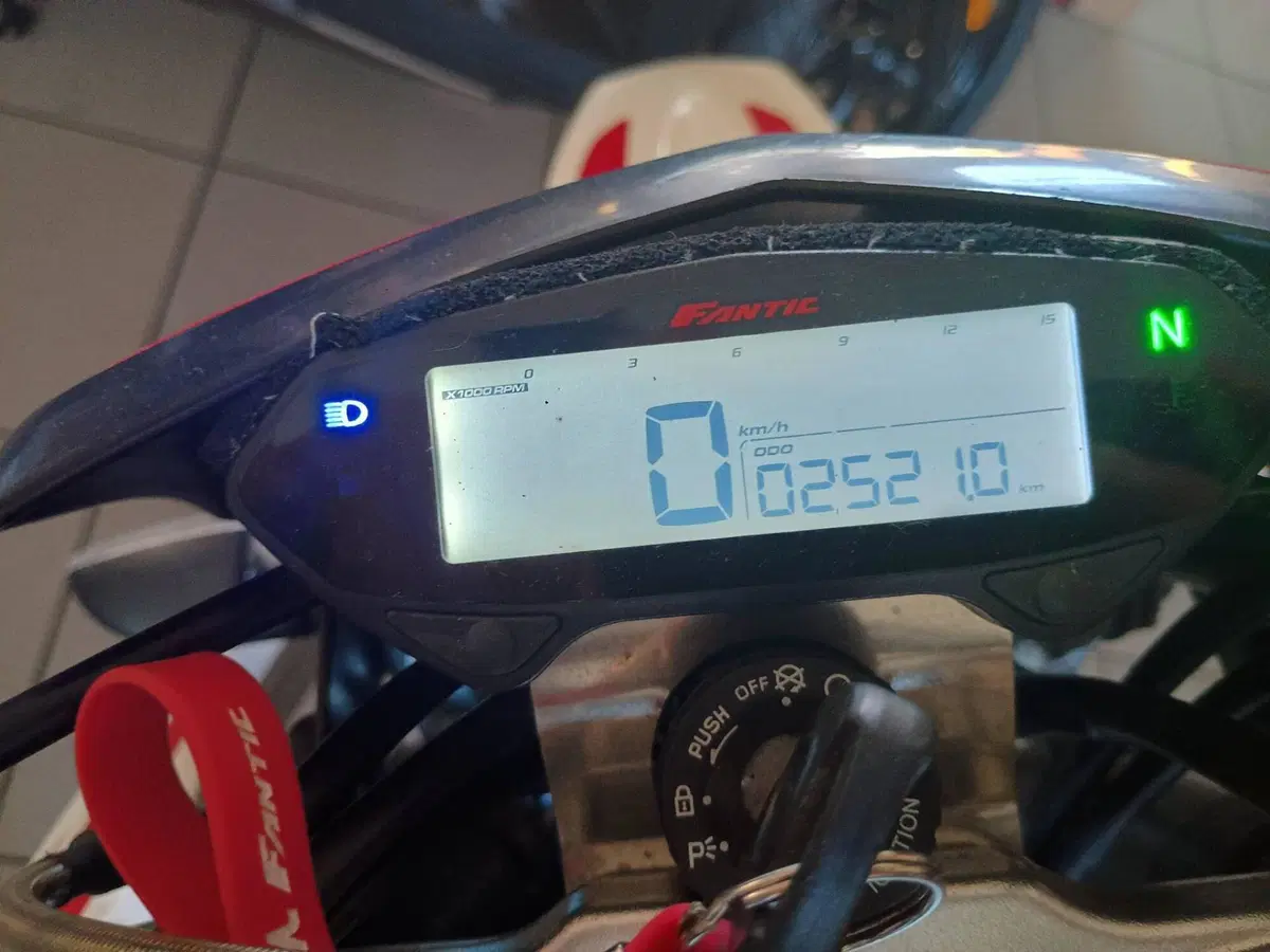 Fantic Motor XMF 125 Motard Performance 4T (2023 - 24) (5)