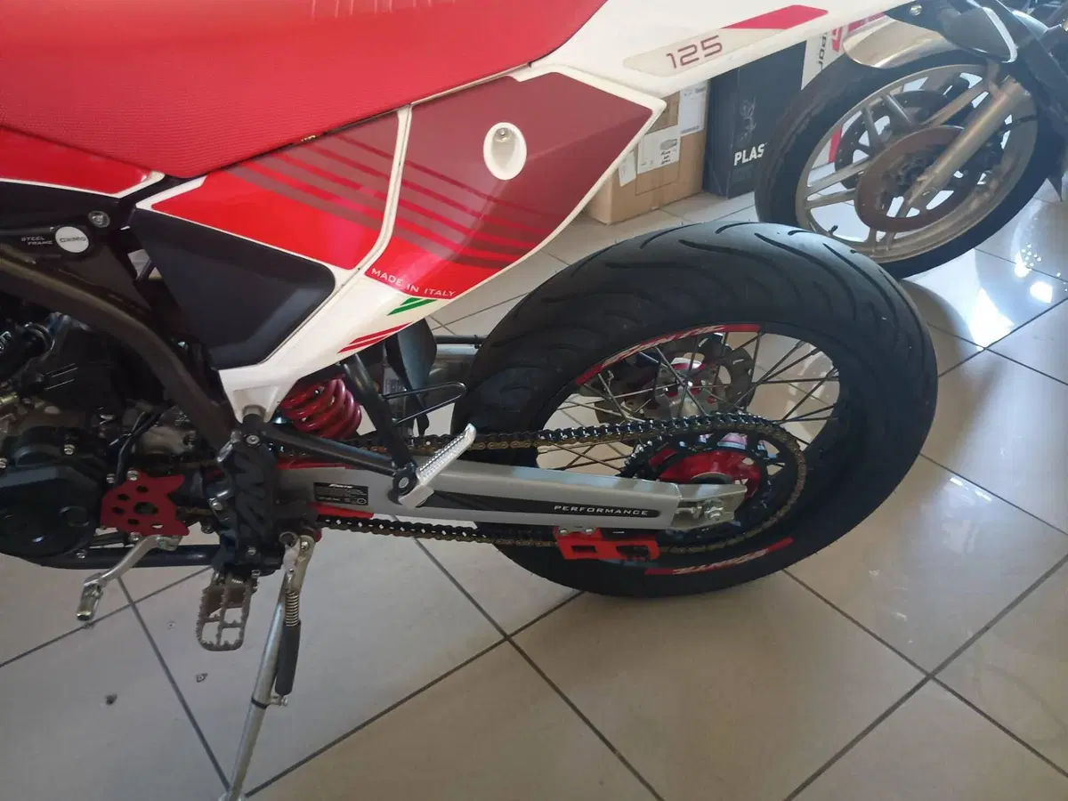 Fantic Motor XMF 125 Motard Performance 4T (2023 - 24) (6)