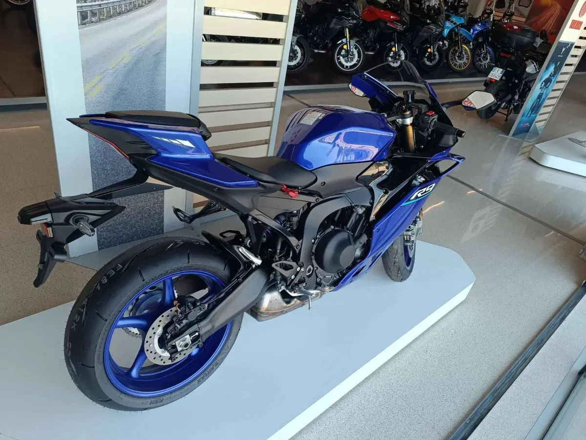 Yamaha YZF R9 (2025 - 26) (2)