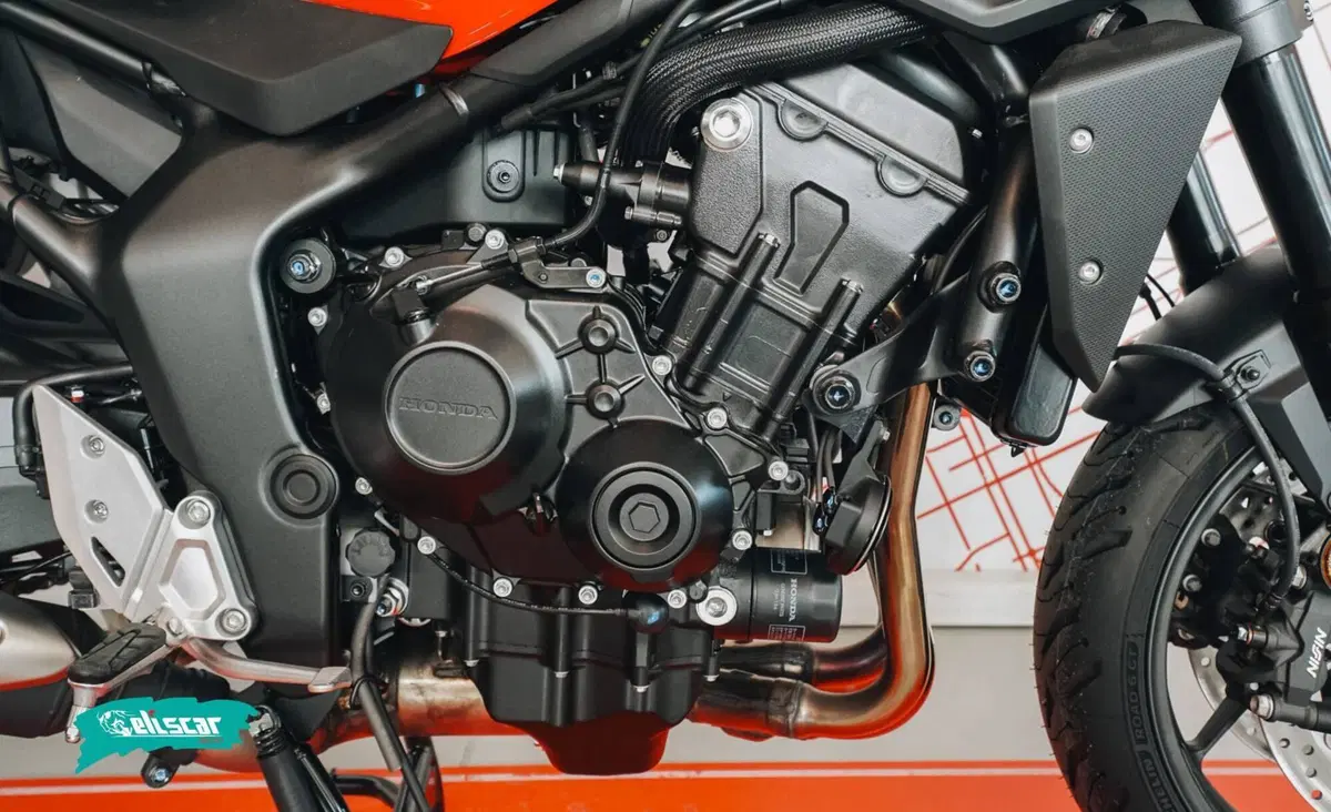 Honda CB 1000 GT (2026) (11)
