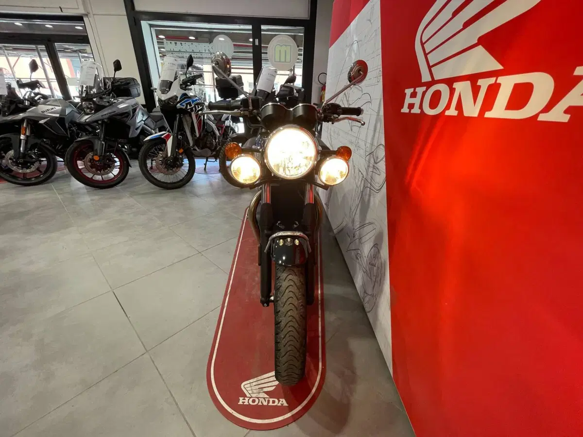 Triumph Bonneville T100 (2021 - 25) (7)
