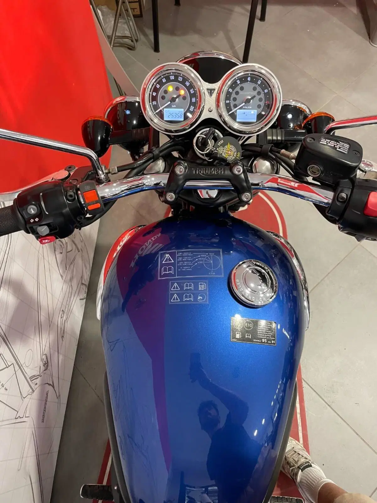 Triumph Bonneville T100 (2021 - 25) (14)