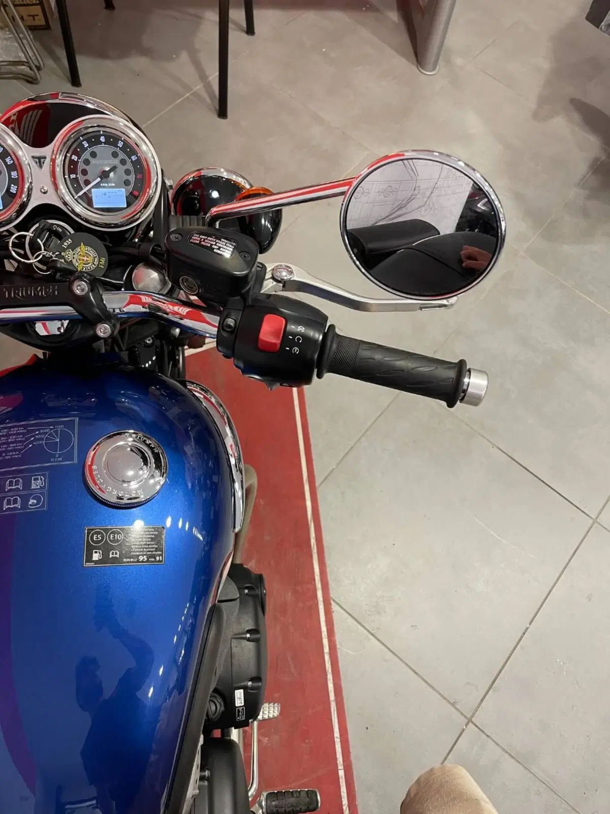 Triumph Bonneville T100 (2021 - 25) (15)