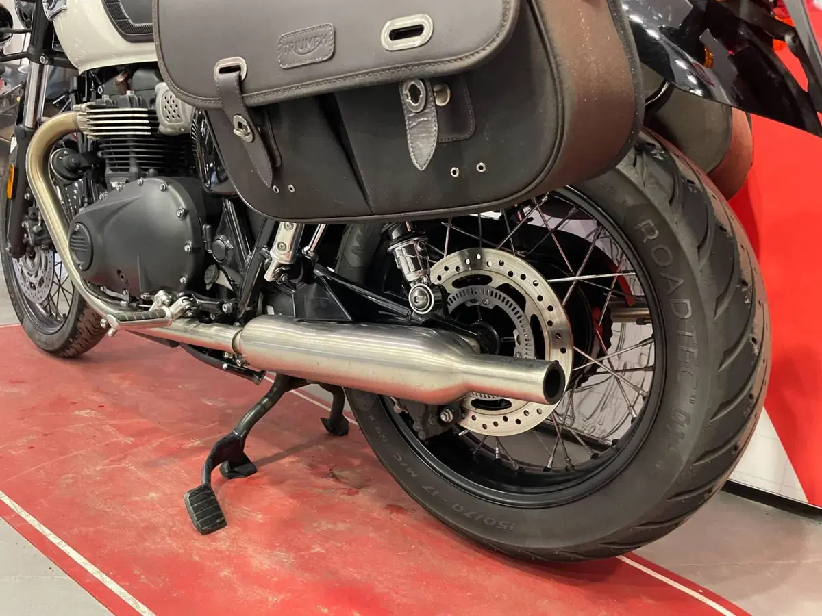 Triumph Bonneville T100 (2021 - 25) (9)