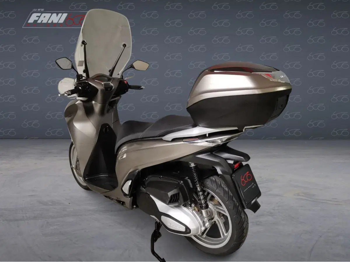 Honda SH 350 (2021 - 24) (4)