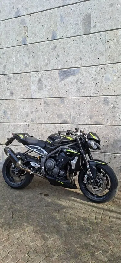 Triumph Street Triple RS (2020 - 22) usata