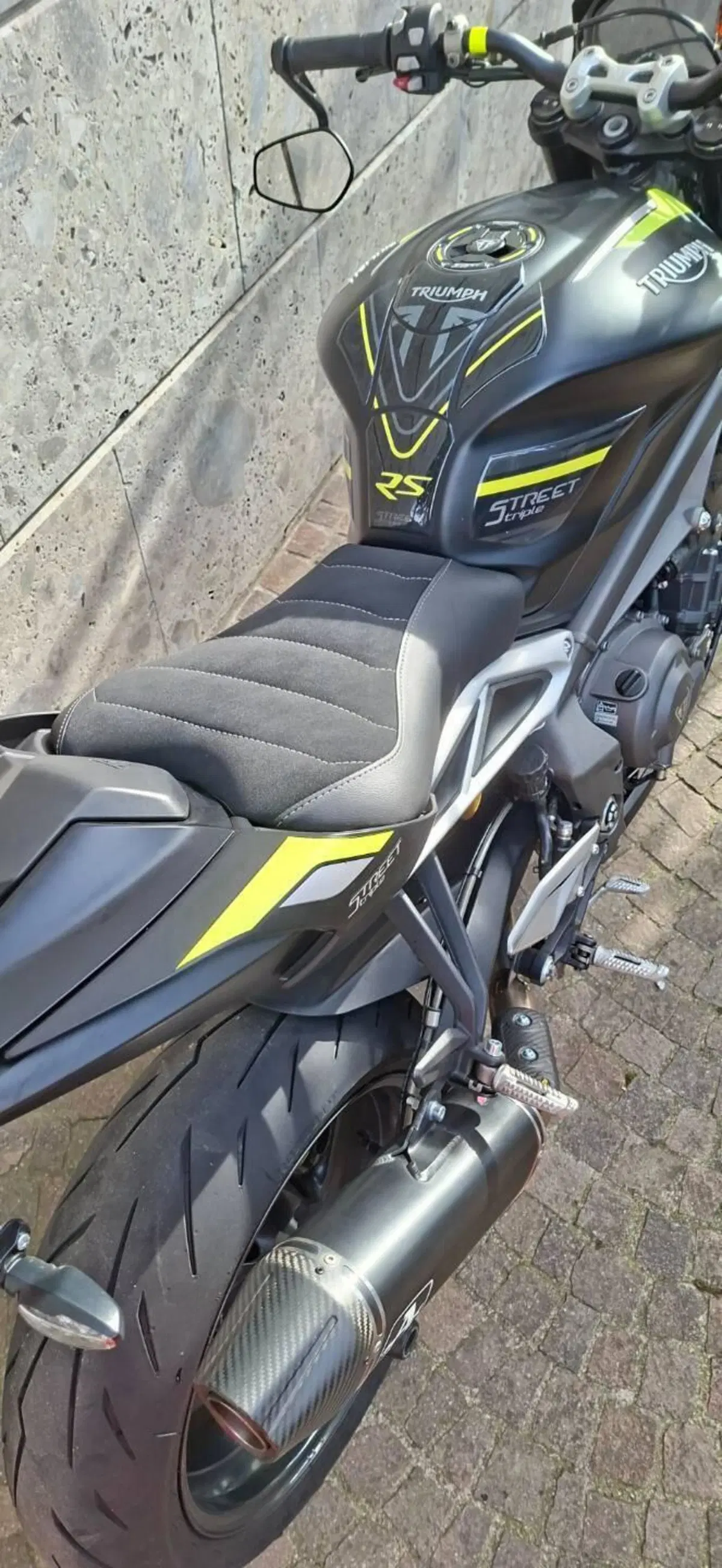 Triumph Street Triple RS (2020 - 22) (2)