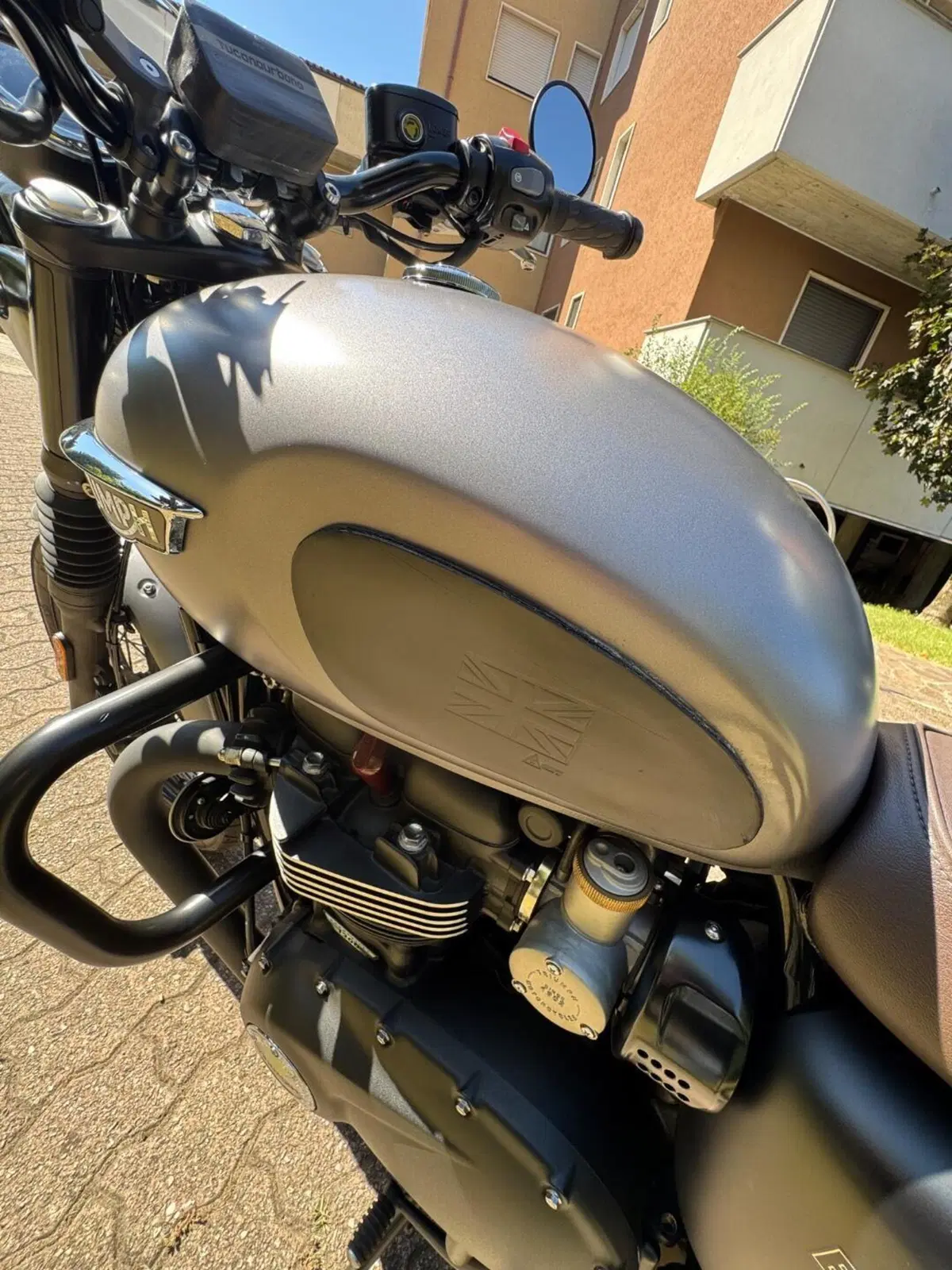 Triumph Bonneville T120 Black (2017 - 20) (9)