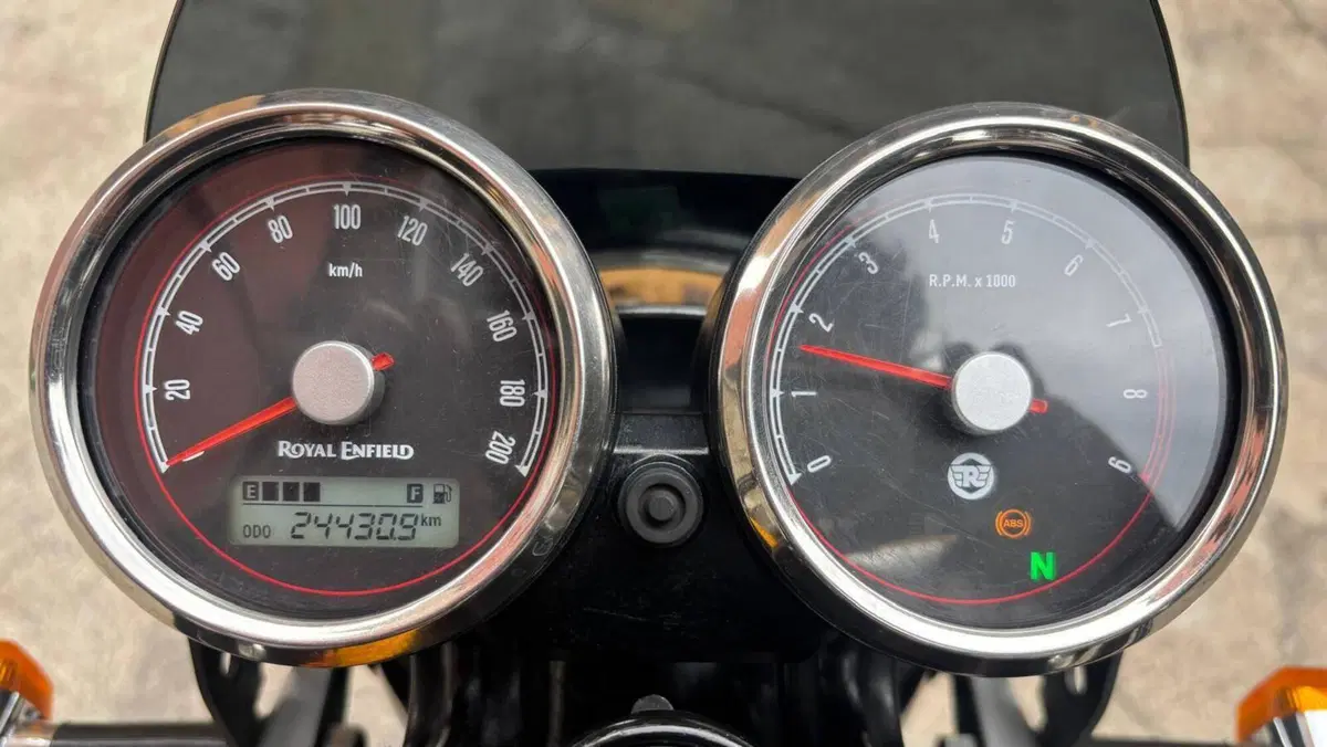 Royal Enfield Interceptor 650 (2021 - 26) (12)