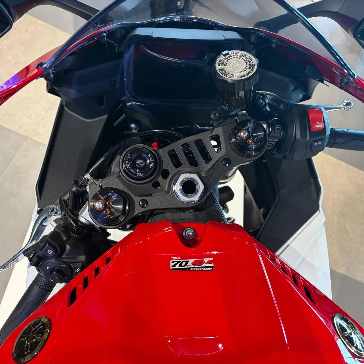Yamaha YZF R9 70th (2026) (4)