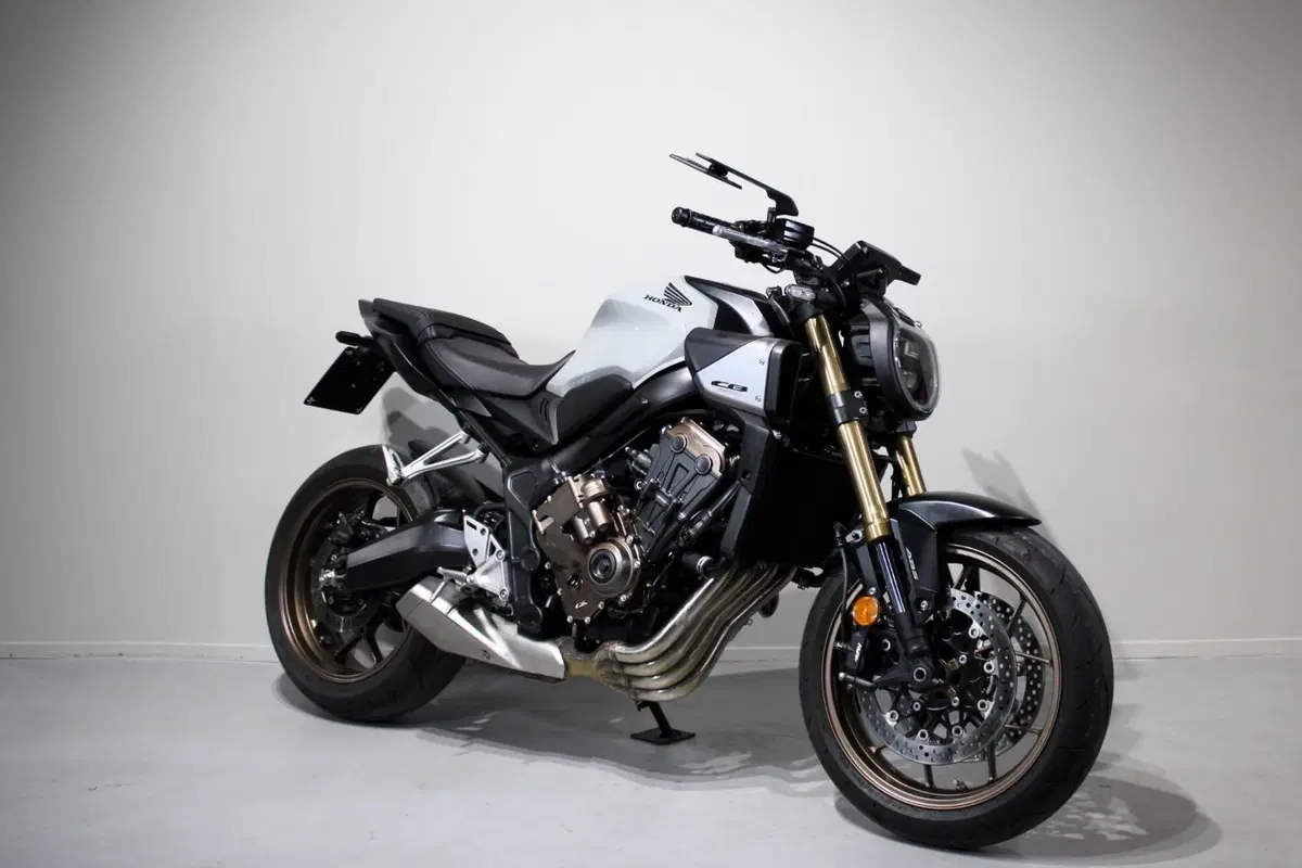 Honda CB 650 R E-Clutch (2024 - 26) (2)