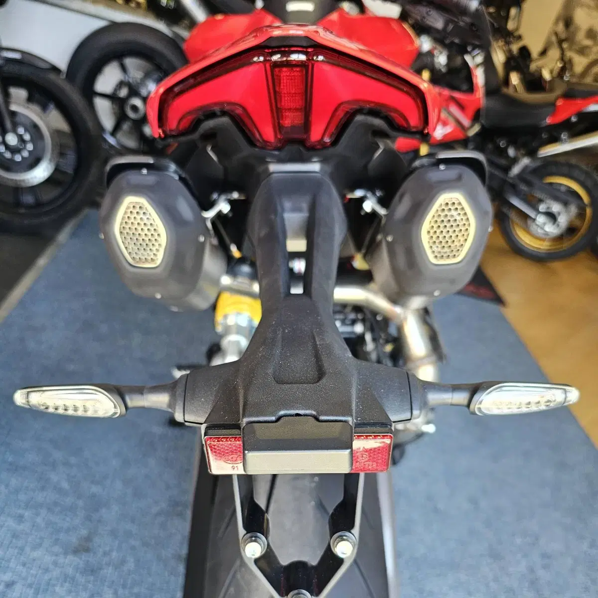 Ducati Hypermotard V2 (2026) (5)