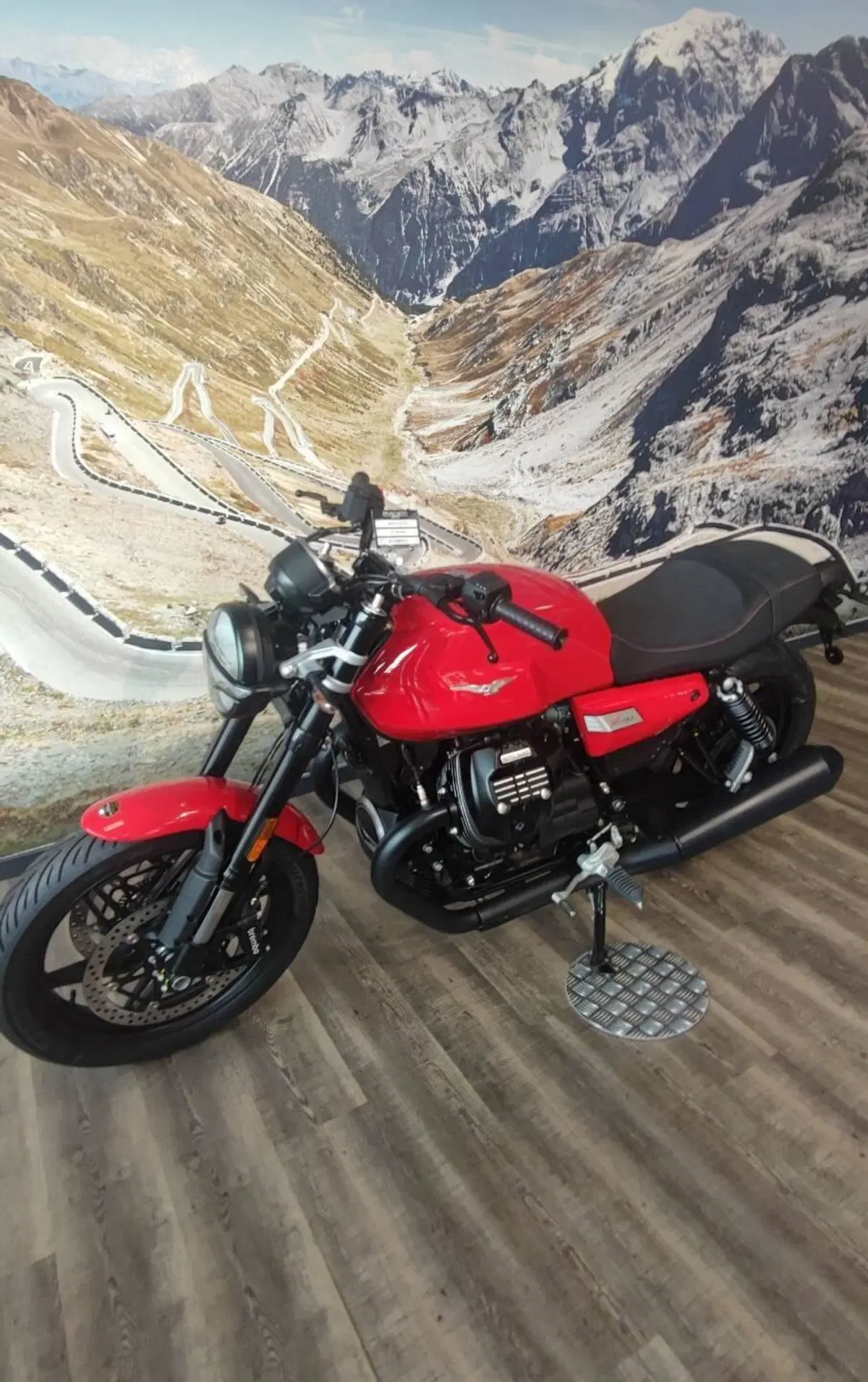 Moto Guzzi V7 Sport (2025 - 26) (2)