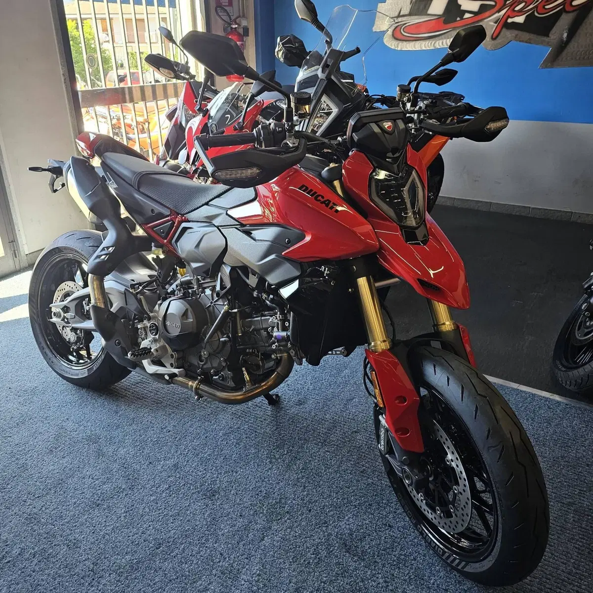 Ducati Hypermotard V2 (2026) (7)