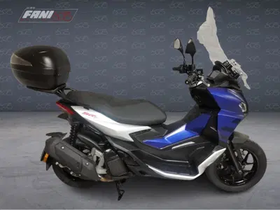 Aprilia SR GT 125 (2022 - 24) usata