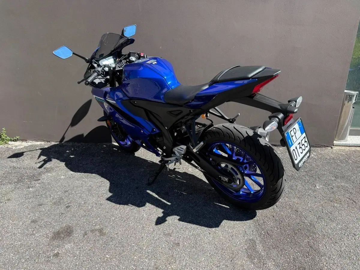 Yamaha YZF R125 (2023 - 26) (3)