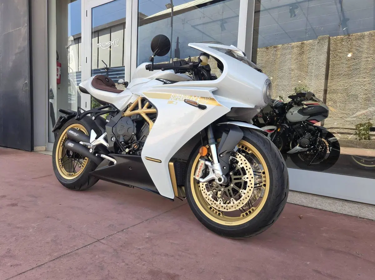MV Agusta Superveloce 800 S (2021 - 25) (2)