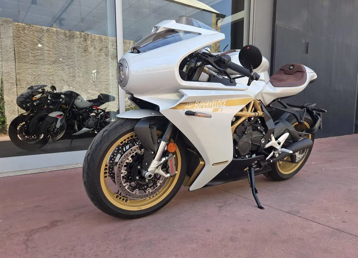 MV Agusta Superveloce 800 S (2021 - 25) (11)