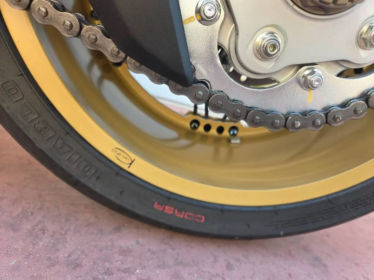 MV Agusta Superveloce 800 S (2021 - 25) (13)