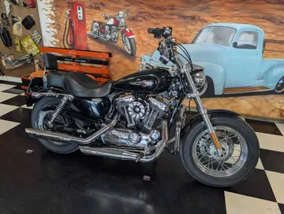 Harley-Davidson 1200 Custom (2007 - 13) - XL 1200C usata