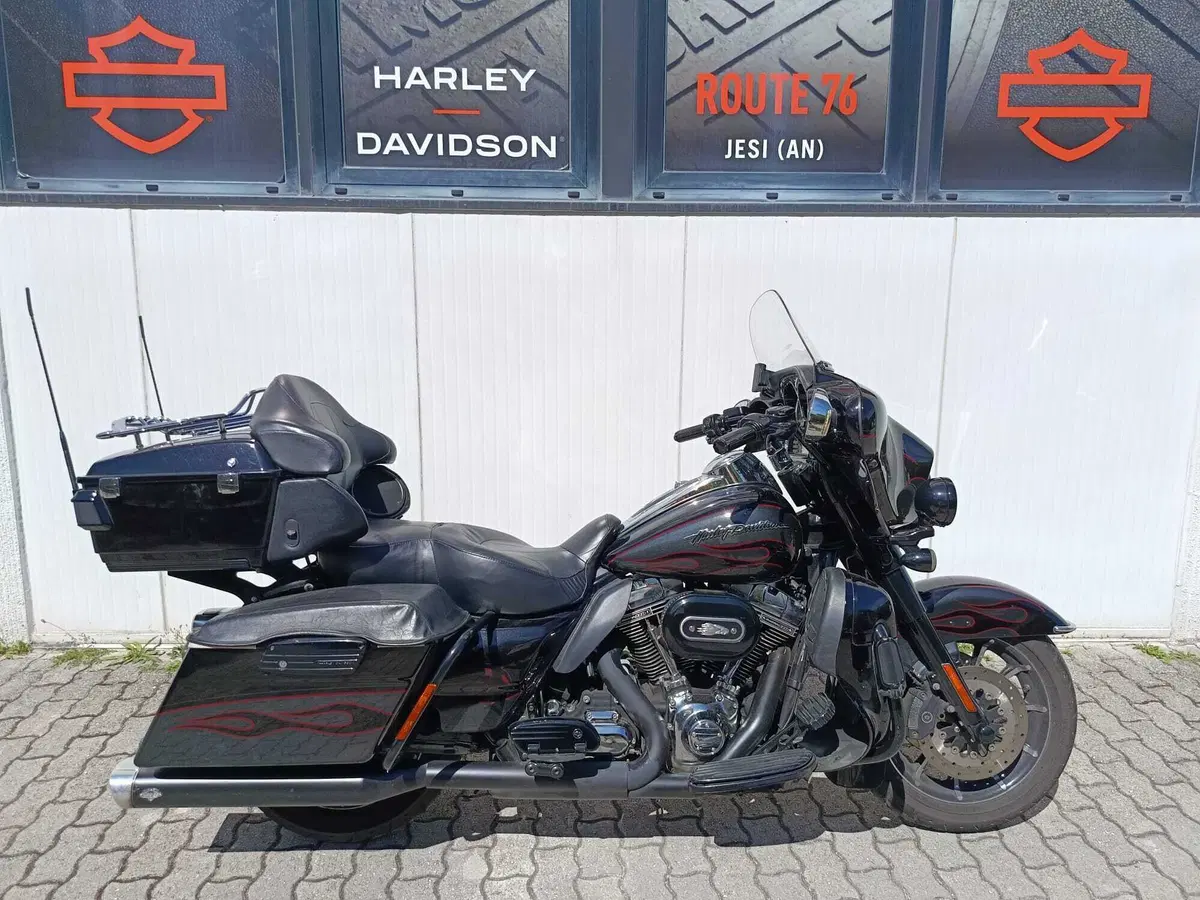 Harley-Davidson 1800 Electra Glide Ultra Classic (2009 - 11) - FLHTCUSE