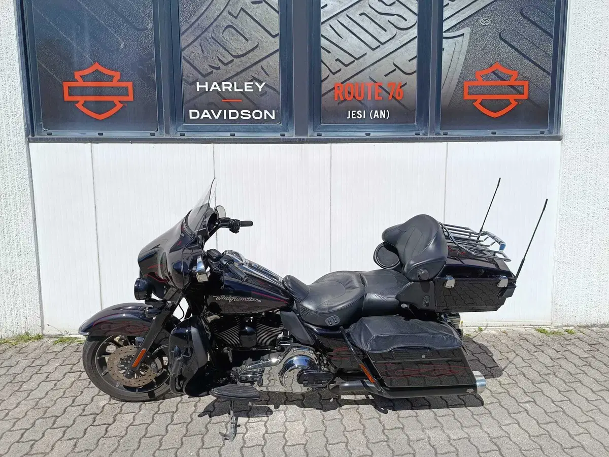 Harley-Davidson 1800 Electra Glide Ultra Classic (2009 - 11) - FLHTCUSE (9)