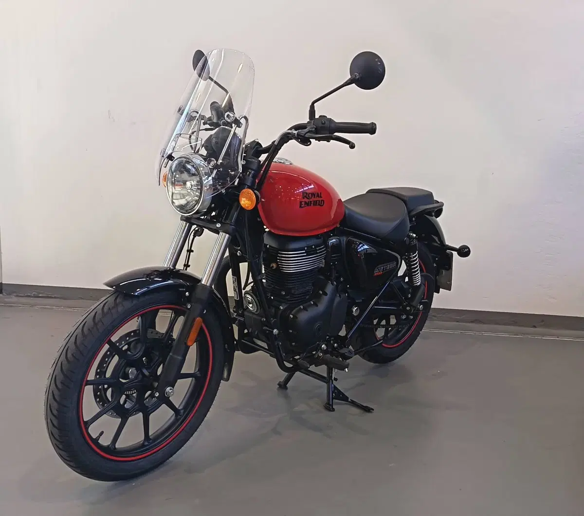 Royal Enfield Meteor 350 (2021 - 26) (2)