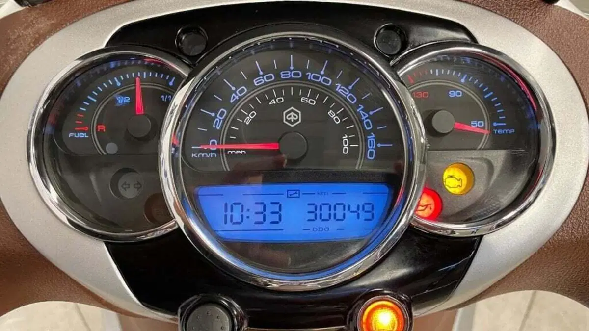 Piaggio Beverly 300 i.e. ABS-ASR (2016 - 20) (10)
